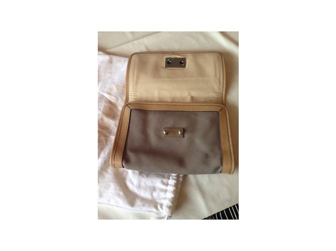 Pochette Chloé in pelle beige - vista 3