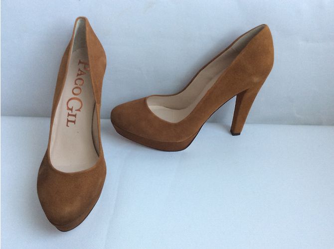 Décolleté Paco Gil in Nubuck Caramello - vista 5