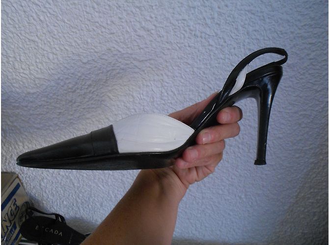 Décolleté Escada in pelle nero e bianco tacco 10cm - vista 7