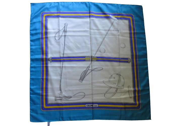 Céline Scarf - view 2