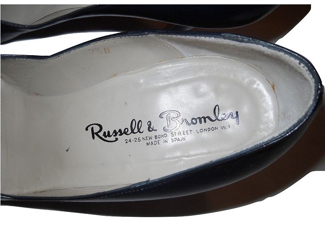 Décolleté Russell & Bromley in pelle blu con punta aperta e fiore - vista 7
