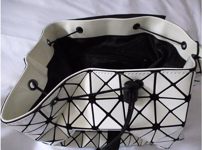 Issey Miyake Zaino - vista 4