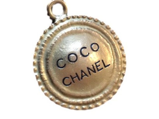 Medallón Coco Chanel Dorado - vista 2