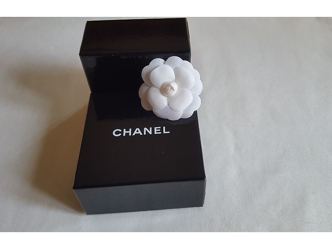 Chanel broche de camelia Blanco - vista 4