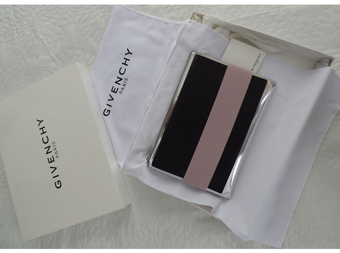Clutch Givenchy de cuero plata negro y rosa - vista 3