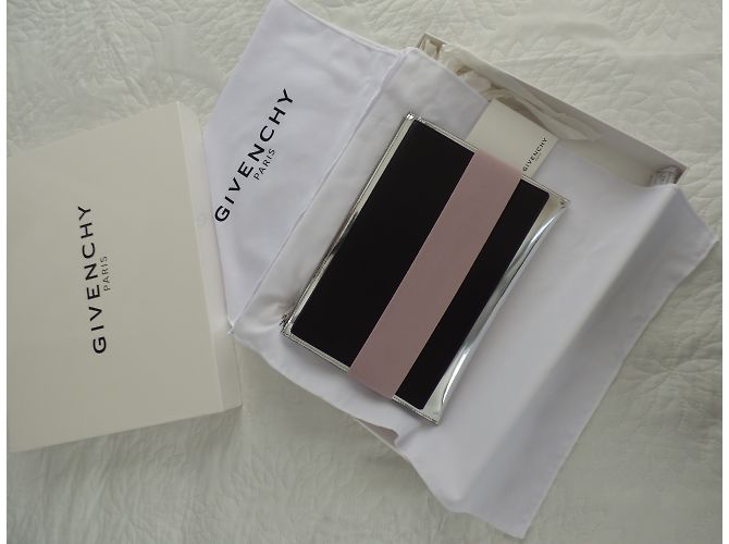 Clutch Givenchy de cuero plata negro y rosa - vista 4