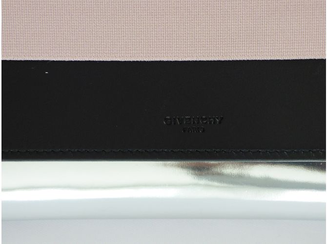 Clutch Givenchy de cuero plata negro y rosa - vista 6