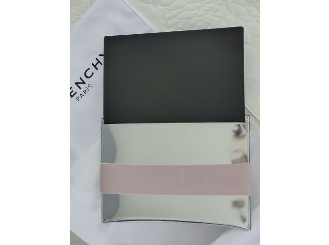 Clutch Givenchy de cuero plata negro y rosa - vista 8