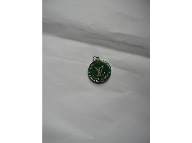 Louis Vuitton Medaillon Anhänger Grün Harz - Ansicht 4