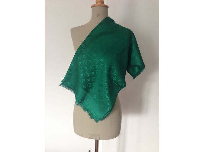 Louis Vuitton Green shawl monogram - view 3