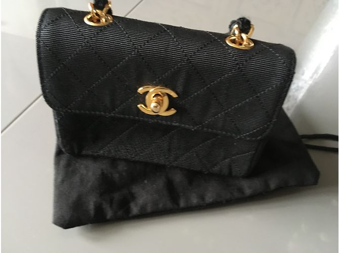 Clutch Chanel Mini Timeless in seta nera Nero - vista 4