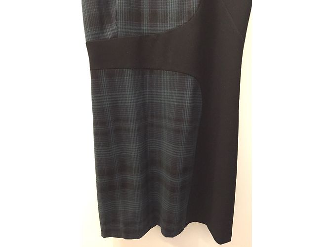 Pinko Schwarzes Wollkleid mit Karomuster und Kunstleder Einsätzen - Ansicht 4