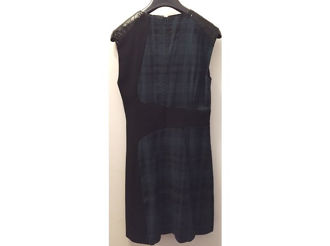Pinko Schwarzes Wollkleid mit Karomuster und Kunstleder Einsätzen - Ansicht 6