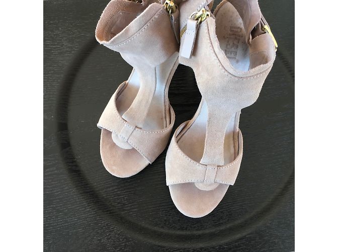 Sandali Diesel in pelle scamosciata beige con tacco 12 cm - vista 5