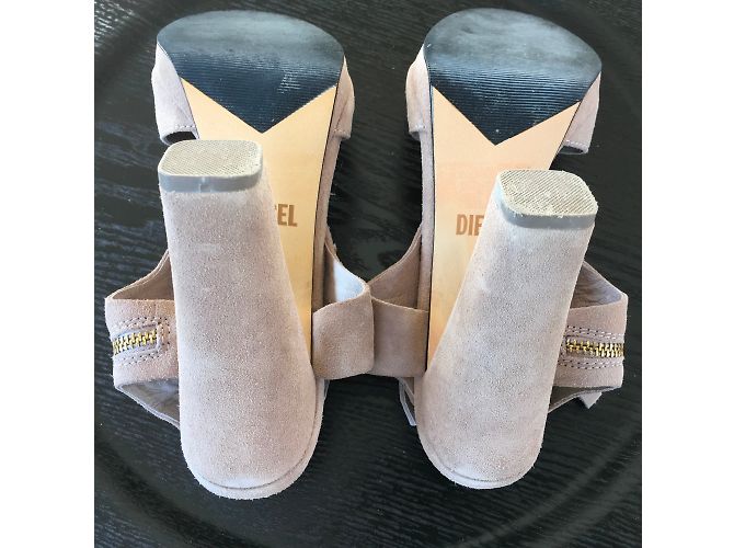Sandali Diesel in pelle scamosciata beige con tacco 12 cm - vista 8
