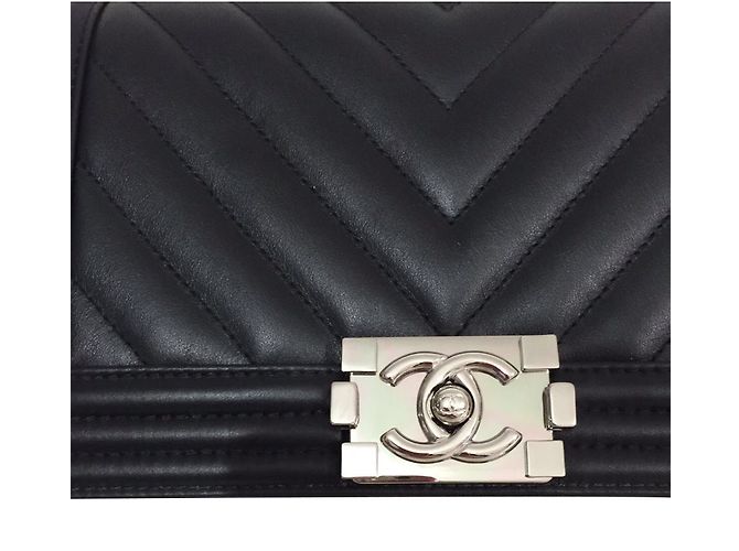 Le Boy Chanel BOY CHEVRON Preto - vista 2