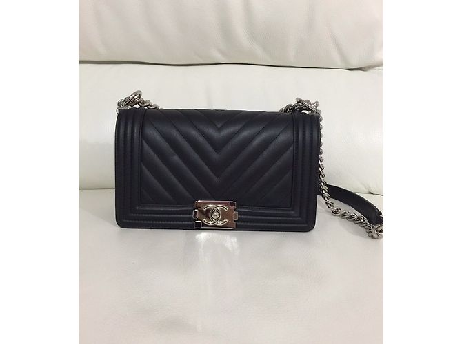 Le Boy Chanel BOY CHEVRON Preto - vista 4