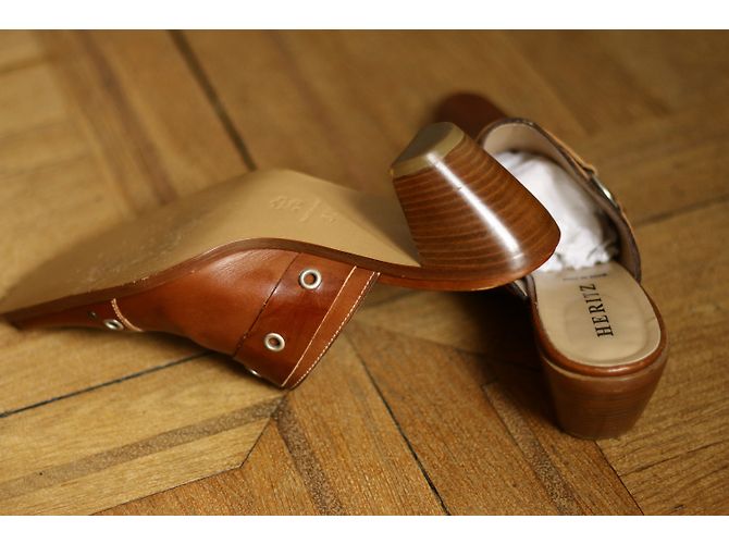 Autre Marque HERITZ Clogs Caramel Leather - view 3