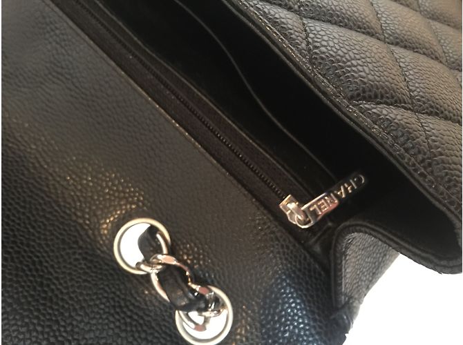 Timeless Chanel Jumbo Classic Caviar Handbag Nero - vista 13