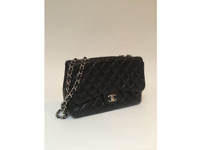 Timeless Chanel Jumbo Classic Caviar Handbag Nero - vista 4