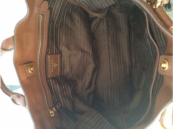 Borsa a mano Prada in pelle marrone - vista 4