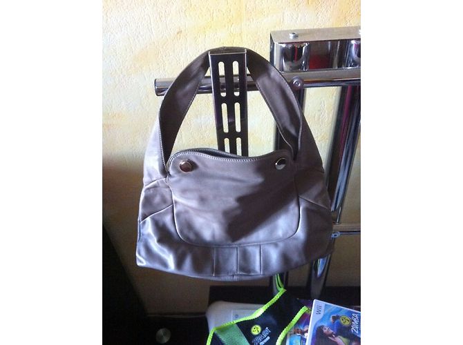 Autre Marque Borsa Coccinelle in pelle grigio taupe - vista 5