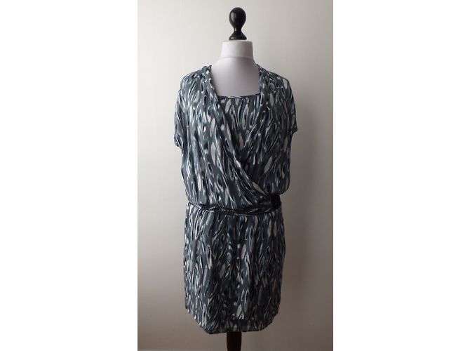 Vestido Ikks Estampado Estilo Militar Viscosa Multicolor - vista 9