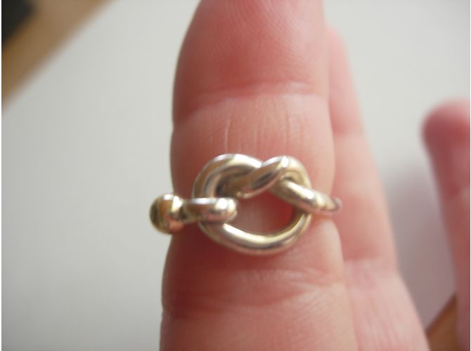 Anello Tiffany & Co Love Knot in argento e oro giallo 18k - vista 4