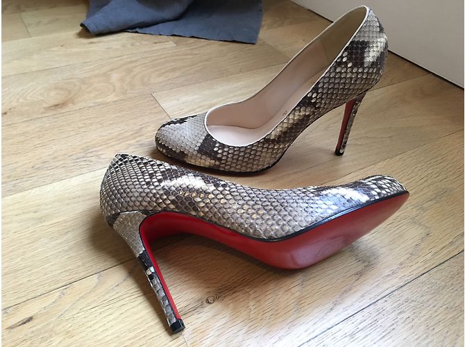 Escarpins Christian Louboutin Simple Pump Python - vue 3