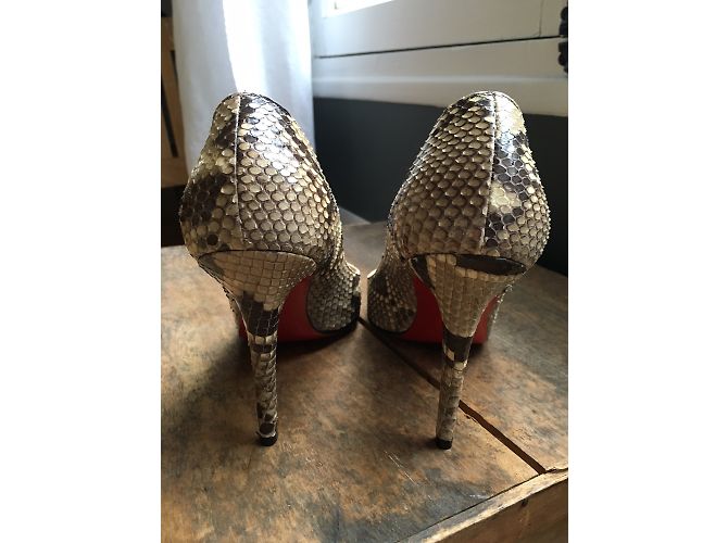 Escarpins Christian Louboutin Simple Pump Python - vue 4