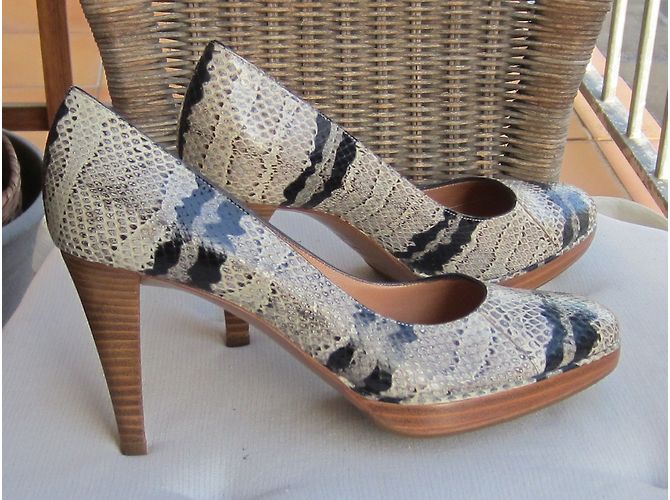 Sergio Rossi Leder Pumps Schlangenmuster Grau - Ansicht 5