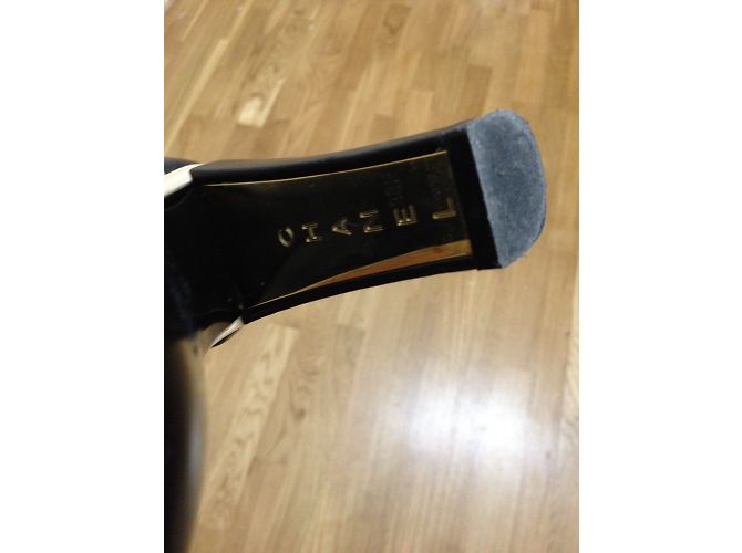 Décolleté Chanel Bicolore in Pelle Beige Nero 39.5 - vista 6