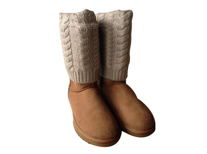 Botas Ugg Special Edition de piel beige - vista 2