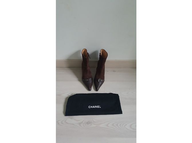 Botines Chanel Marrones de Terciopelo y Cuero 37 Castaño - vista 3