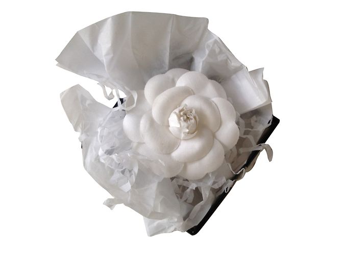 Chanel Camélia White - view 2
