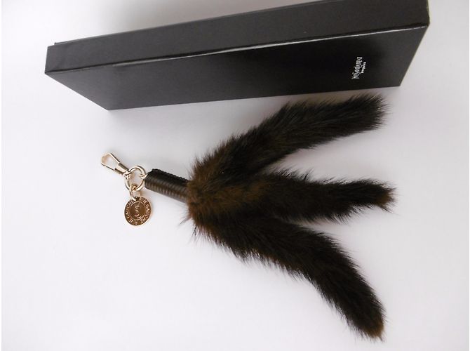 Yves Saint Laurent Titular de chave de charme de pele - vista 4