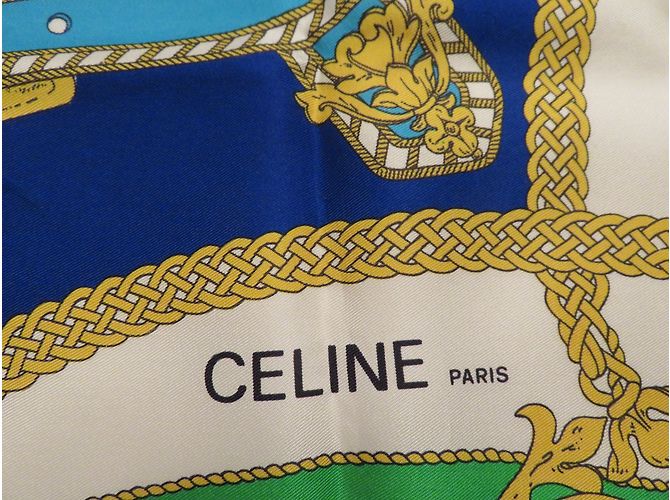 FOULARD CARRÉ EN SOIE CÉLINE - THÈME CHEVAUX MANÈGE - MULTICOLORE - OCCASION (ÉTAT NEUF)