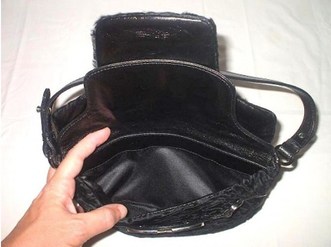 Borsa da sera Valentino Garavani in pelle nera e pelliccia con spilla Swarovski Nero - vista 6