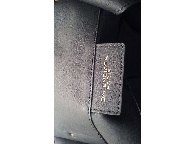 Balenciaga Papierkorb - Ansicht 5