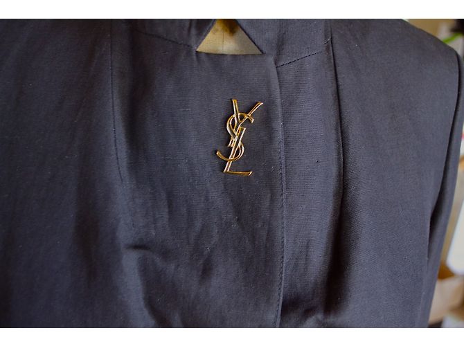 Yves Saint Laurent Broche - vista 4