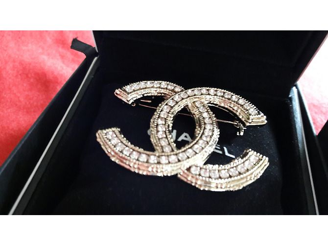 Chanel Broche Dourado - vista 10