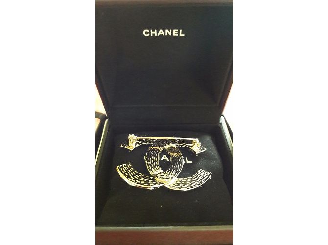 Chanel Broche Dourado - vista 5
