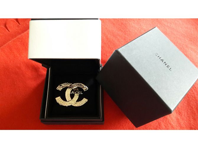 Chanel Broche Dourado - vista 6