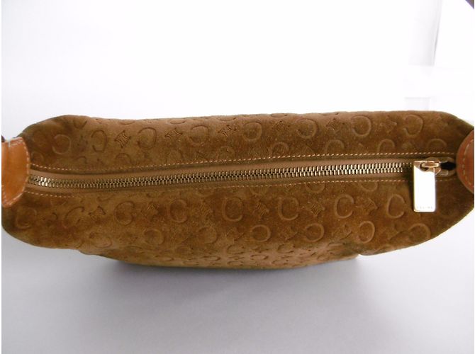 Céline Borsa a tracolla con logo Monogram in pelle scamosciata - vista 8