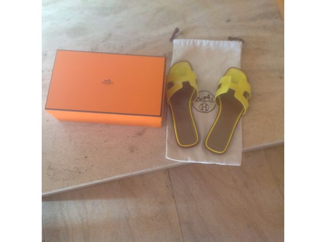 Oran Hermès Sandalen Gelb - Ansicht 3