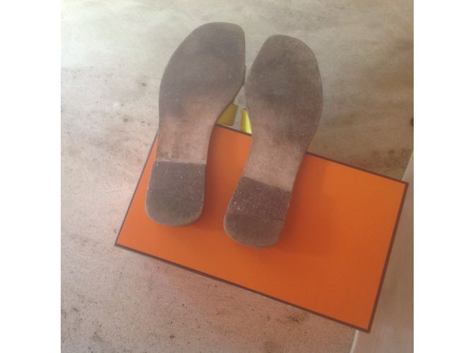 Oran Hermès Sandalen Gelb - Ansicht 4