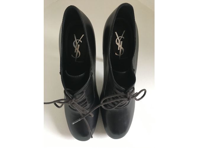 Stivaletti con lacci in pelle nera Yves Saint Laurent con plateau Nero - vista 3