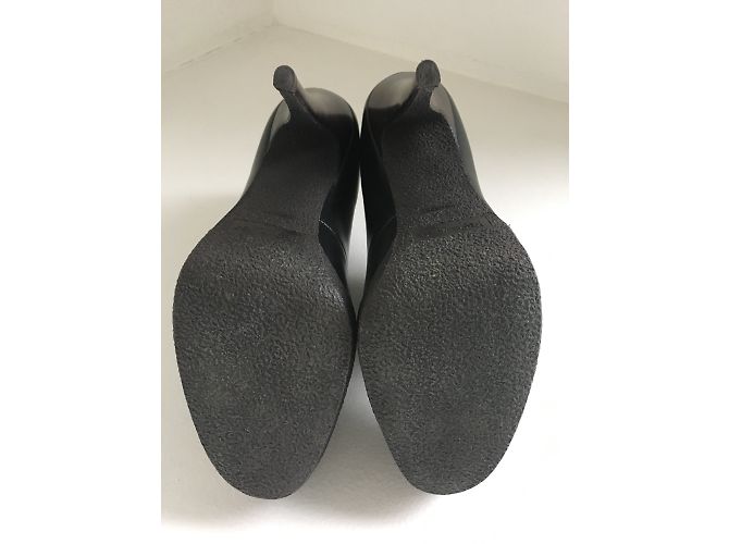 Stivaletti con lacci in pelle nera Yves Saint Laurent con plateau Nero - vista 7