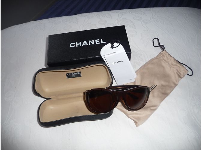 Gafas de sol Chanel marrones de plástico Castaño - vista 3