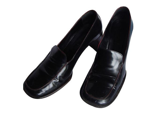 Mocassini Gucci in pelle nera con tacco medio Nero - vista 2